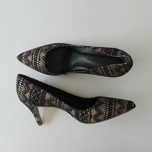 Raphaella Booz Anthropologie  Black & Gold  Pumps